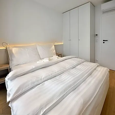 Smart & Living By Ambiente 아파트