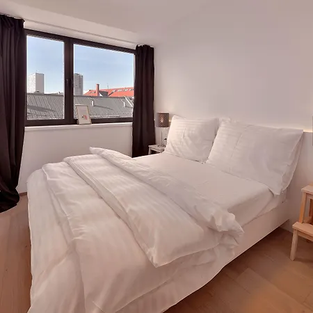 Smart & Living By Ambiente Apartment Bratislava