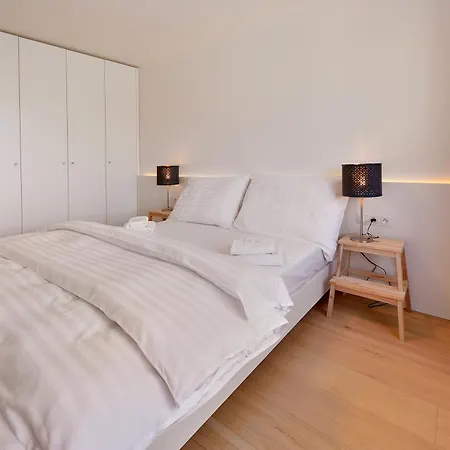 Smart & Living By Ambiente Apartment Bratislava